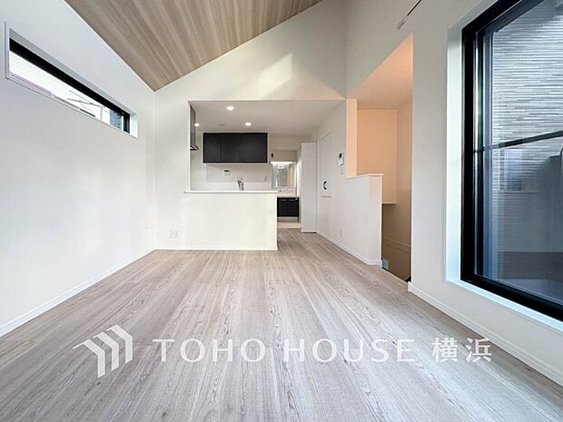 対面キッチンでリビングのご家族と会話を楽しみながらお料理できます。