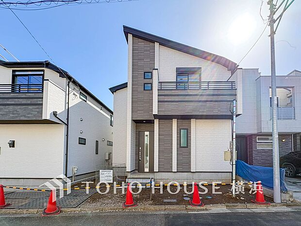 表現された空間は豊かな光と風を纏い、暮らしの時間を豊かにしてくれます。