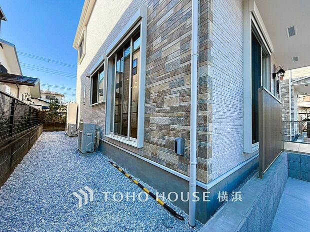 毎日の暮らしの中に癒しを与えてくれるお庭スペース。