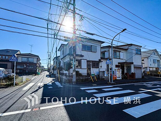 暖かな陽光と爽やかな風がハーモニーを奏でる上質な空間を愉しむ暮らし。(2025年11月撮影)