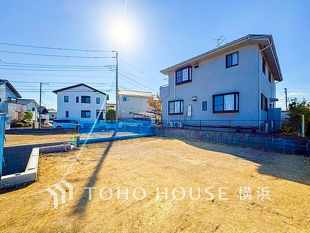 美しい街並みと穏やかな住環境でやすらぎの暮らしを叶えます。（2025年11月撮影）