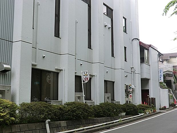 田園江田幼稚園 260m 朝登園してからこどもが「何をして遊びたいか」「自由遊び」の時間を保育の中心にしています。