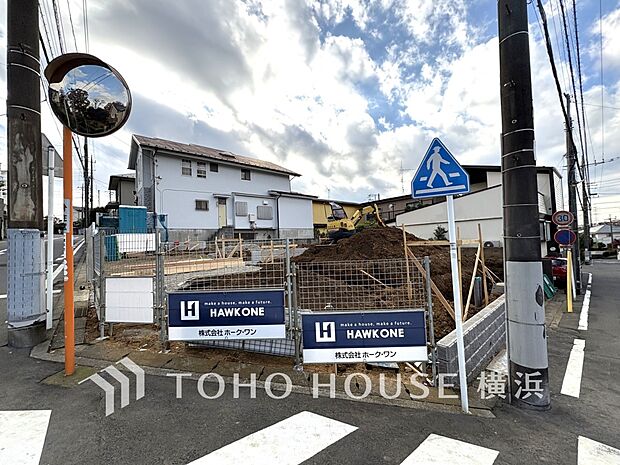 表現された空間は豊かな光と風を纏い、暮らしの時間を豊かにしてくれます。（2025年11月撮影）