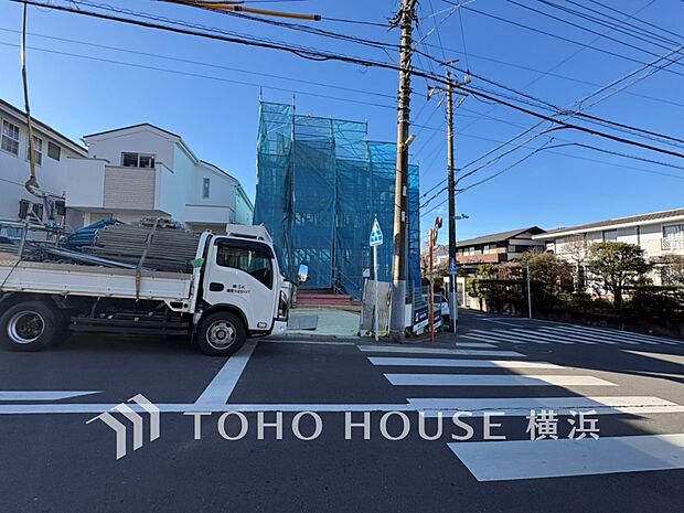 生活利便に優れた住環境に立地し、ゆとりある生活が送れます。（2026年1月撮影）