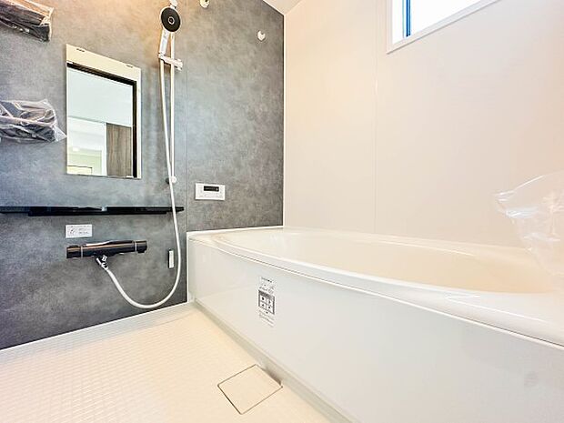 一日の疲れが癒される優雅な時間を堪能できるゆとりあるバスルームです。