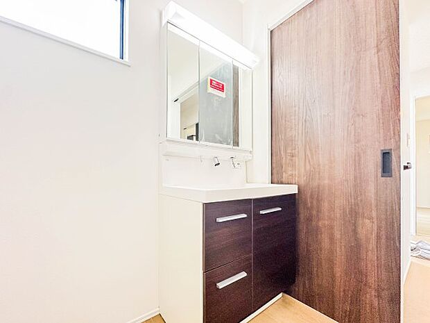 ご家族の1日が始まり、1日の終わりを締めくくる洗面空間。