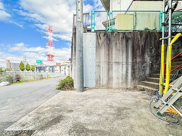 敷地内に駐車スペースがあると、日々の暮らしのをスムーズに運ぶ事が出来ます。