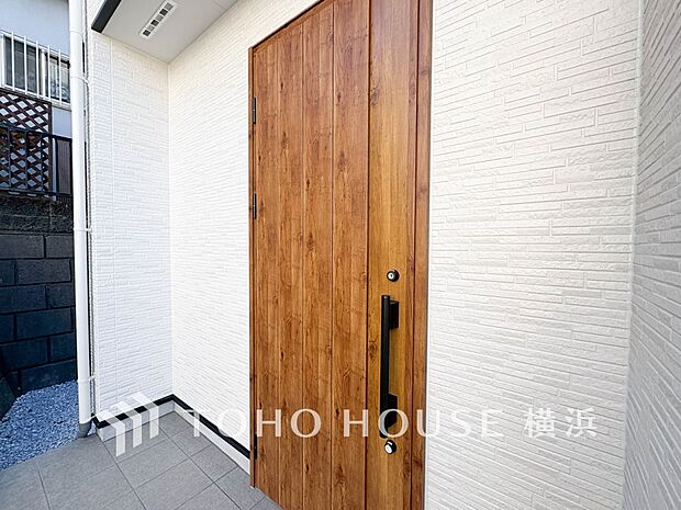 デザイン性の高いエントランスは、住む方のプライドを満たすクオリティ。