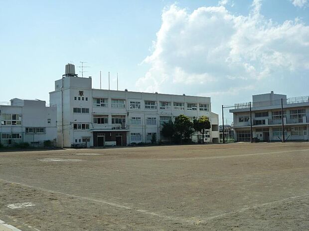横浜市立生麦中学校 1700m