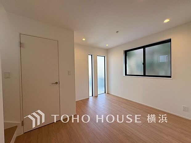 和やかで洗練された空間の演出。寛ぎとコミュニケーションを育む居心地のよい場所。