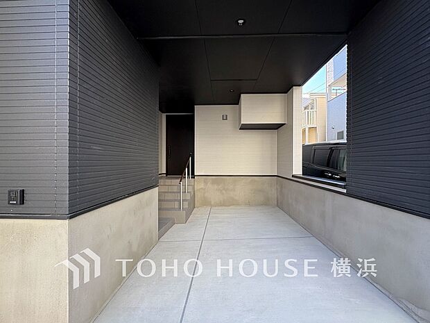 敷地内に駐車スペースがあると、日々の暮らしのをスムーズに運ぶ事が出来ます。(3号棟)