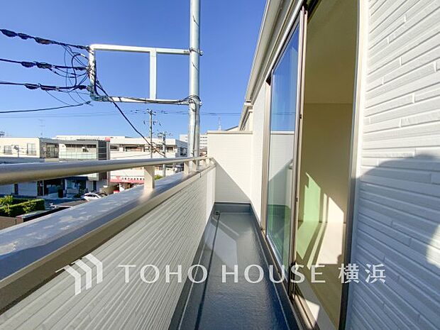 お部屋にも爽やかな風と暖かく柔らかな日差しが差し込み、毎日の暮らしを豊かに彩ります。