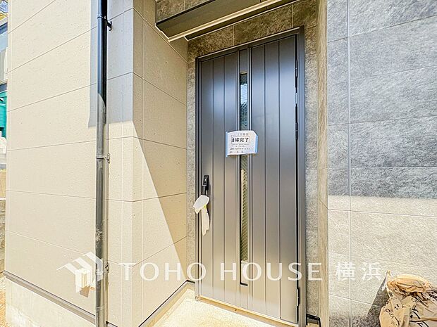 お住まいの顔となる玄関。住まう方のプライドを満たすクオリティを備えています。