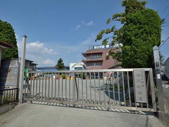 相沢幼稚園　750m　給食制度で働くママにも優しい。美味しい給食で何でも食べられる子に。 