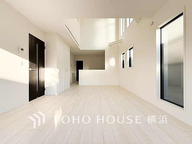 話に夢中になりすぎて、ついつい時を忘れてしまう。そんな束の間の幸せを感じさせてくれる場所。