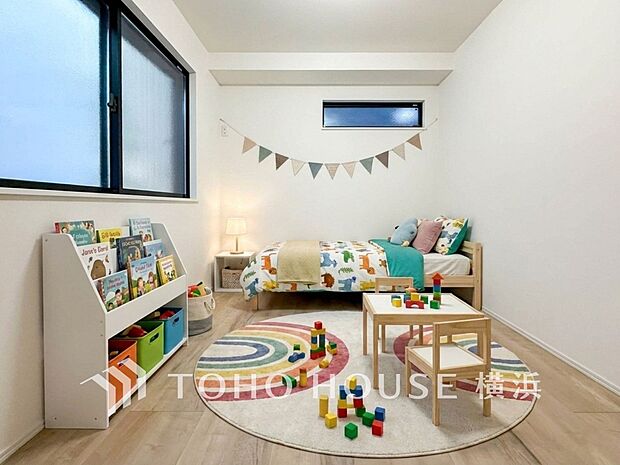 子供部屋や書斎にちょうどよい広さになっています。（家具・装飾品はAI加工です）