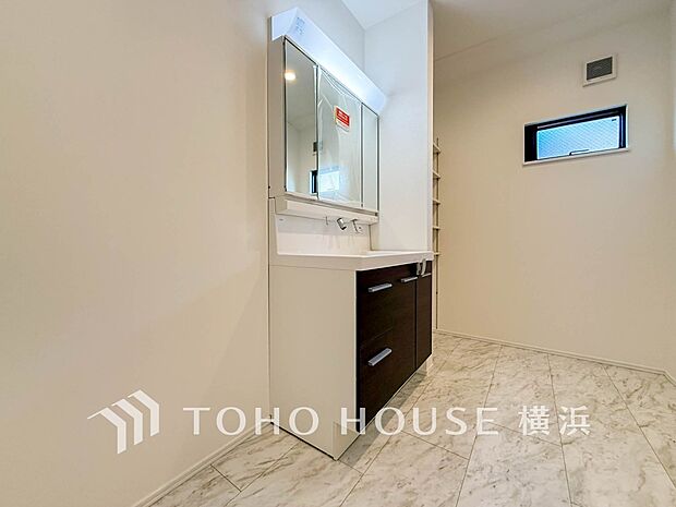 ご家族の1日が始まり、1日の終わりを締めくくる洗面空間。