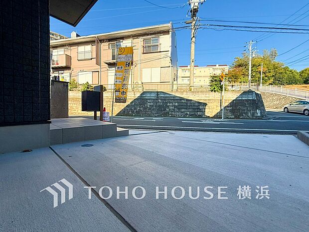 敷地内に駐車スペースがあると、日々の暮らしのをスムーズに運ぶ事が出来ます。