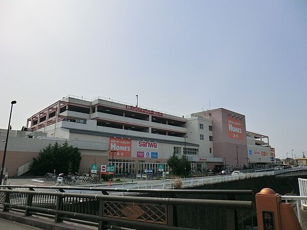 sanwa町田三輪店　1200m　食卓を飾る新鮮な食料品が毎日揃います。家族の笑顔を思い浮かべながらお買い物も楽しいです。