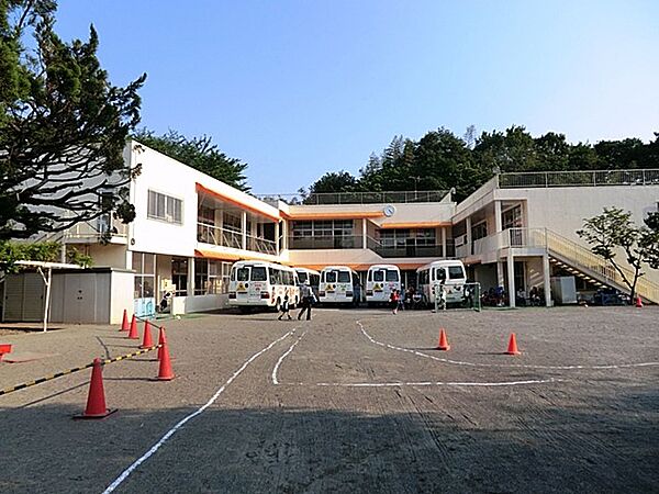 横浜さくら幼稚園　2400m　早朝・保育終了後の預かり保育も実施しているので共働き家庭も安心して預けられます。