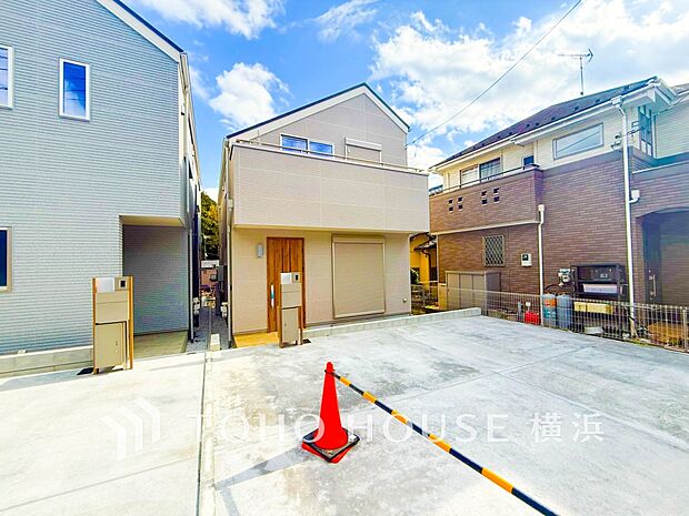 時間のゆとりと空間、爽やかな陽光がもたらす光と風を贅沢なまでに感じる暮らしが始まります。(1号棟)