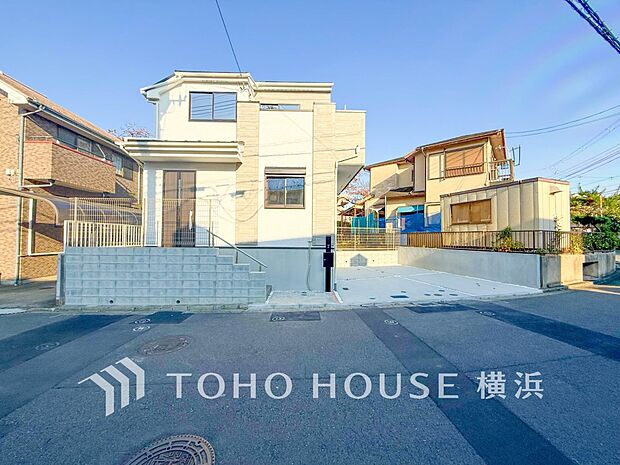 お住まいの顔となる玄関。住まう方のプライドを満たすクオリティを備えています。 