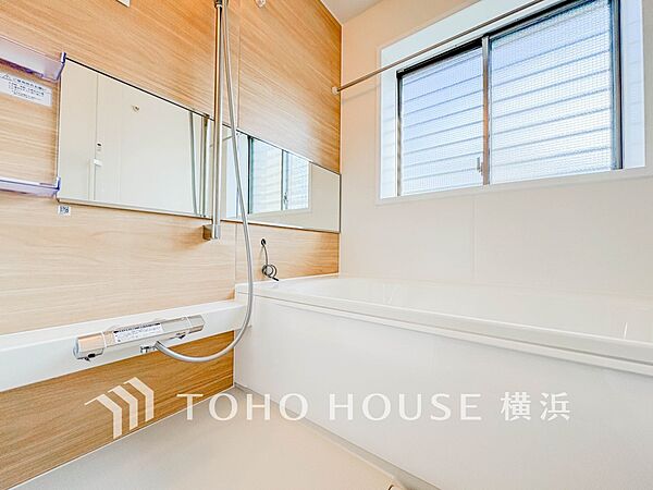 一日の疲れが癒される優雅な時間を堪能できるゆとりあるバスルームです。