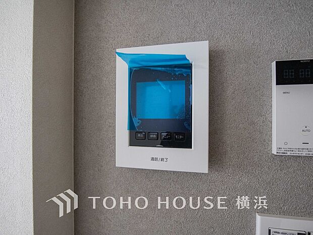 誰が来てもわかる様にモニター付きインターホンを設置。快適と安らぎを合わせた優しい設計。 