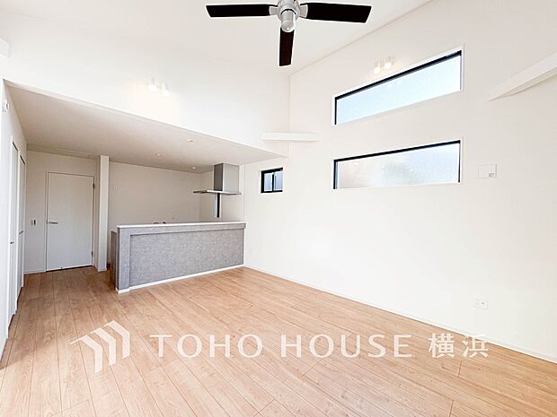 対面キッチンでリビングのご家族と会話を楽しみながらお料理できます。