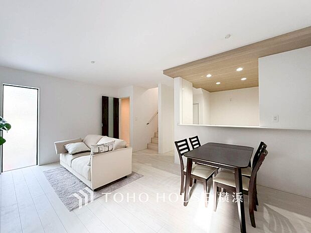 家族と過ごす時間を大切にしたい方にぴったりの明るくゆとりある住空間です。