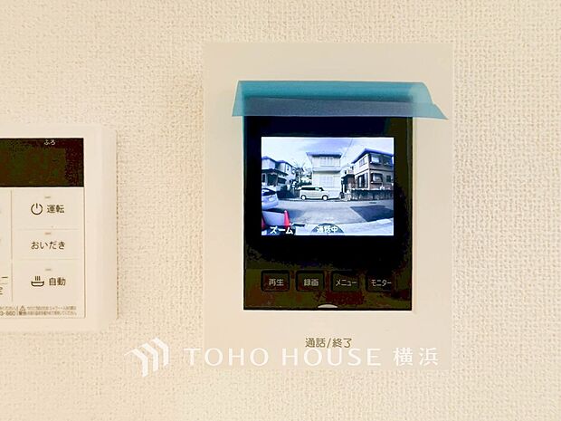 誰が来てもわかる様にモニター付きインターホンを設置。快適と安らぎを合わせた優しい設計。