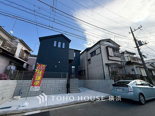 十分な広さのカースペースは、お車2台分の広さがあります。