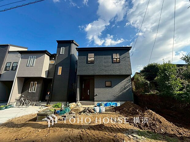 十分な広さのカースペースは、お車2台分の広さがあります。