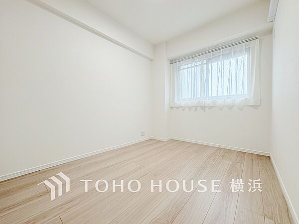心地よい光と風があふれています。プライベートな自分時間を快適に過ごせるお部屋。