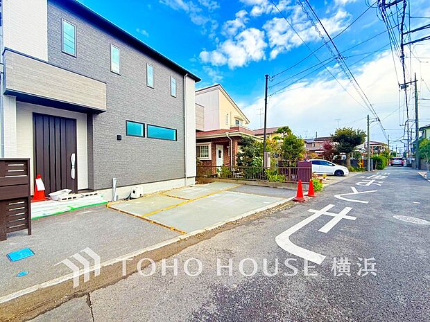 十分な広さのカースペースは、お車2台分の広さがあります。