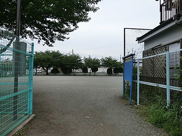 ひばりが丘公園 950m 見通しが良く、広々としたグラウンドです。