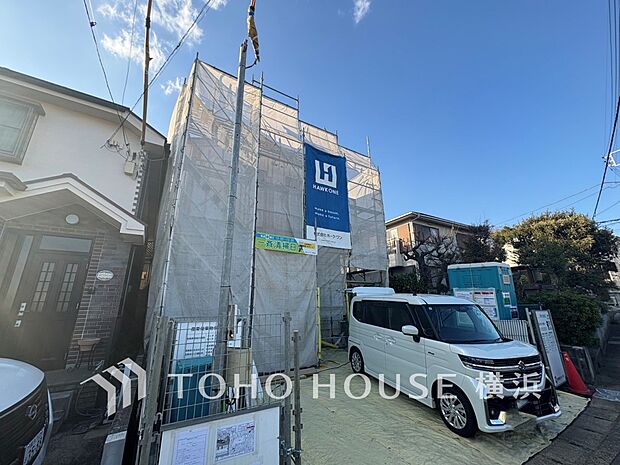 良質な環境に暮らす永住の邸がここに誕生します。（2025年11月撮影）