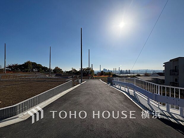 子育て環境、生活利便に優れた住環境に立地し、ゆとりある生活が送れます。