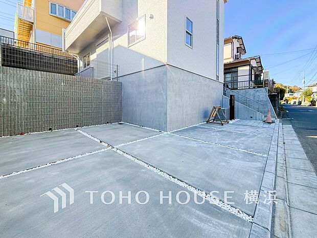 十分な広さのカースペースは、お車2台分の広さがあります。