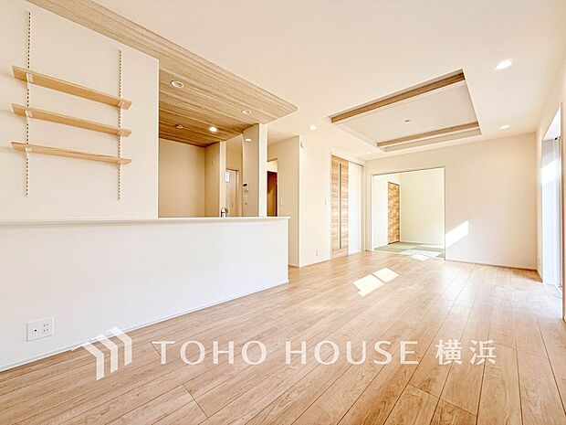 話に夢中になりすぎて、ついつい時を忘れてしまう。そんな束の間の幸せを感じさせてくれる場所。