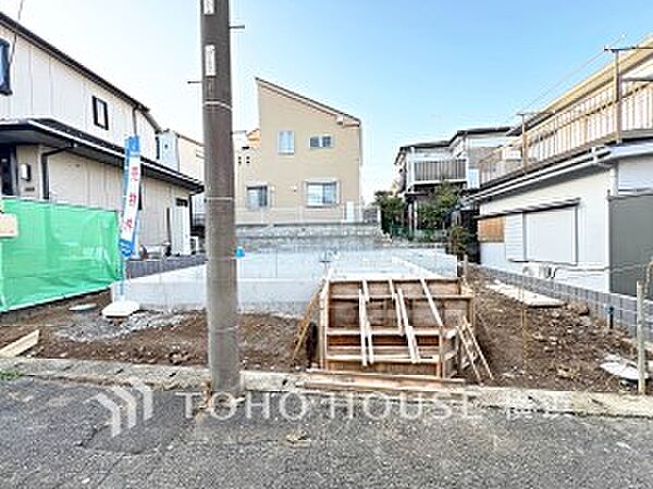 暖かな陽光と爽やかな風がハーモニーを奏でる上質な空間を愉しむ暮らし。（2025年12月撮影）