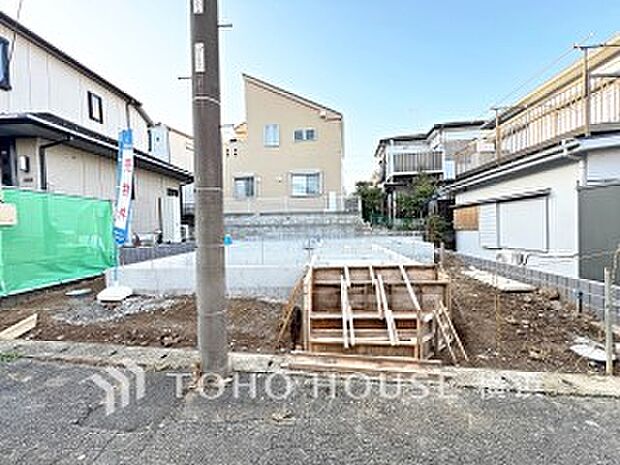 暖かな陽光と爽やかな風がハーモニーを奏でる上質な空間を愉しむ暮らし。(2025年12月撮影)