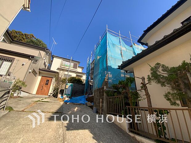 表現された空間は豊かな光と風を纏い、暮らしの時間を豊かにしてくれます。（2025年12月撮影）