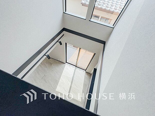 光と風があふれる開放的なリビングダイニングには自然と家族みんなが集まってきます。