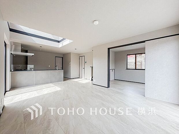 話に夢中になりすぎて、ついつい時を忘れてしまう。そんな束の間の幸せを感じさせてくれる場所。