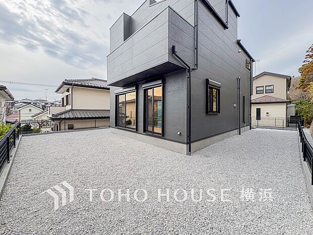 毎日の暮らしの中に癒しを与えてくれるお庭スペース。