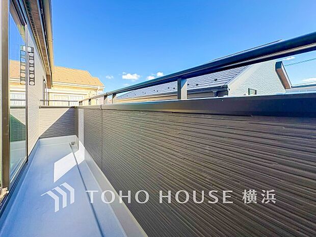 お部屋にも爽やかな風と暖かく柔らかな日差しが差し込み、毎日の暮らしを豊かに彩ります。