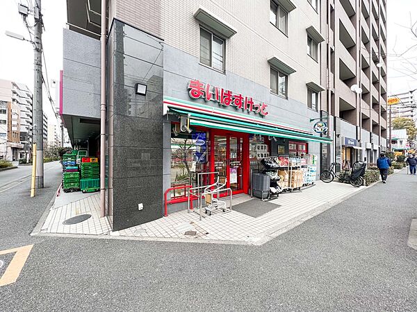 まいばすけっと永楽町東橋店　800m　安くて便利な小さなイオン。ちょっと買い物したいときにすぐ行ける小型スーパー。