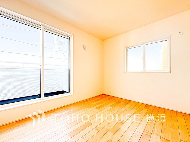 心地よい光と風があふれています。プライベートな自分時間を快適に過ごせるお部屋。