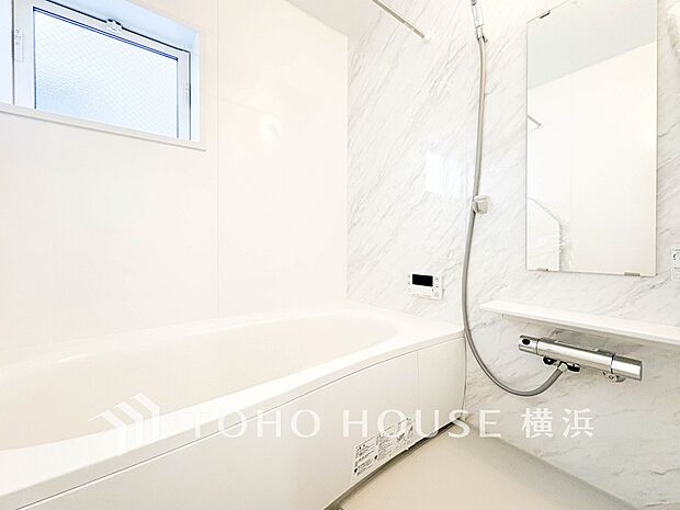 一日の疲れが癒される優雅な時間を堪能できるゆとりあるバスルームです。